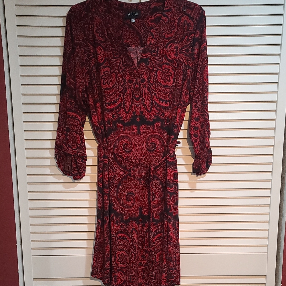AUW Bold Red and Black Swirl Design Midi  Rouche Sleeve Dress V Neck EUC PTP 22